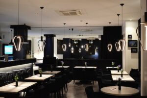 Arredo lounge bar illuminazione